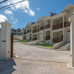 Holiday home Luxury 2br Facing W/pool #3 Montego Bay